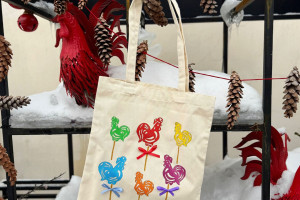 События — Мастер-класс по росписи шоппера "Леденец-петушок" — фото