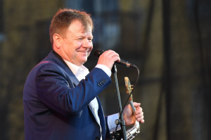 События — В Твери состоится бесплатный концерт легендарного джазмена Игоря Бутмана — фото