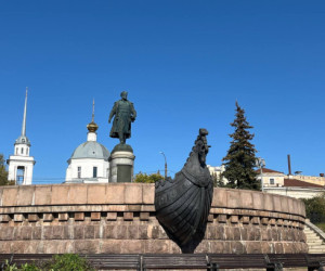 О Твери — Памятник Афанасию Никитину — фото