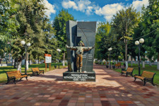 Памятники — Памятник ликвидаторам Чернобыльской катастрофы — фото