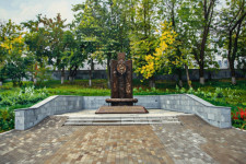 Памятники — Памятник сотрудникам органов государственной безопасности Калининской области — участникам Великой Отечественной войны — фото