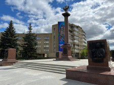 Памятники — Стелла «Город воинской славы» — фото
