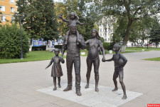 Памятники — Памятник семье — фото