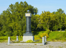 Памятники — Монумент в честь городского головы А. Ф. Головинского (Головинская колонна) — фото