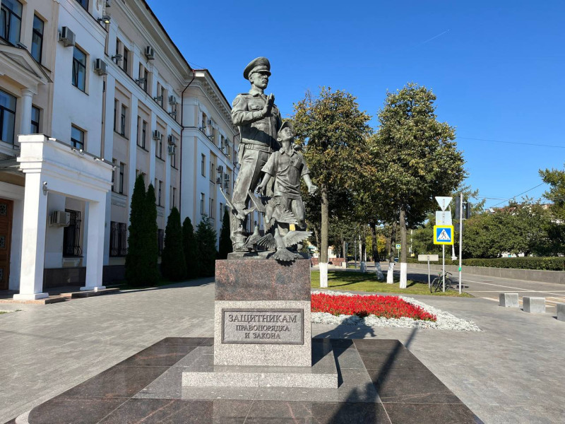 Памятник «Защитникам правопорядка и закона» — фото-623_1