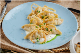 Ресторан «Ленинград» — Паровые пельмени из судака с хреном — фото