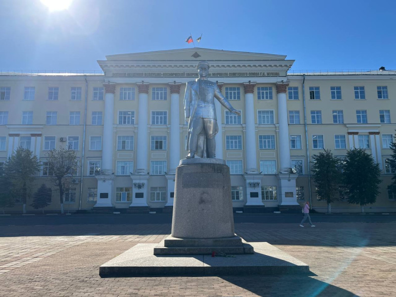 Памятник Георгию Константиновичу Жукову — фото-623_1