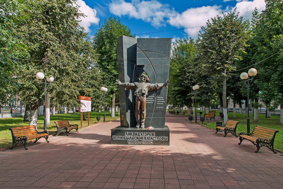 Памятники — Памятник ликвидаторам Чернобыльской катастрофы — фото