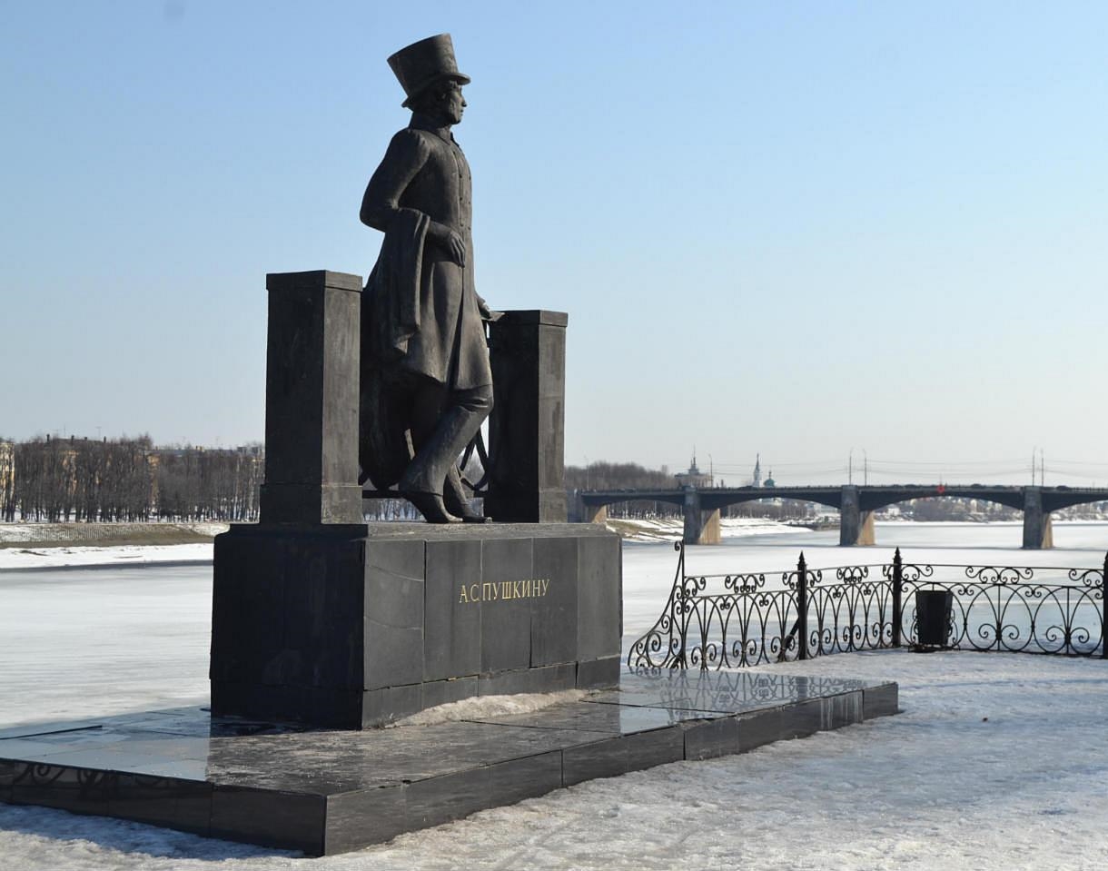 Памятник дуэли Пушкина на черной речке