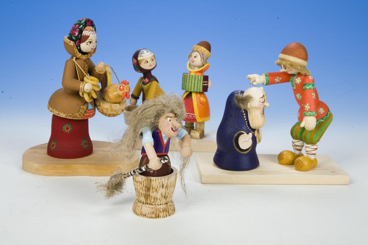 Выставка деревянной игрушки предприятия народных художественных промыслов «Тверские сувениры»